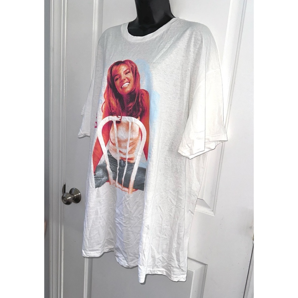 Britney Spears White Graphic T-shirt - Picture 2 of 4